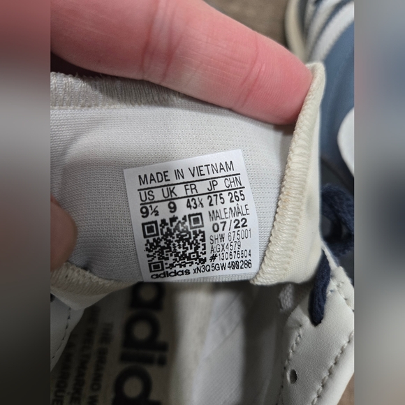 Adidas - Picture 6 of 7